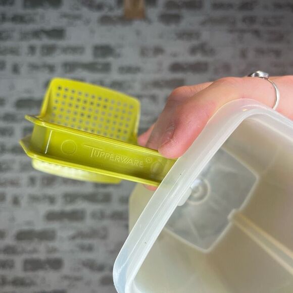 Tupperware | vintage pickle container plastic - Picture 5 of 6